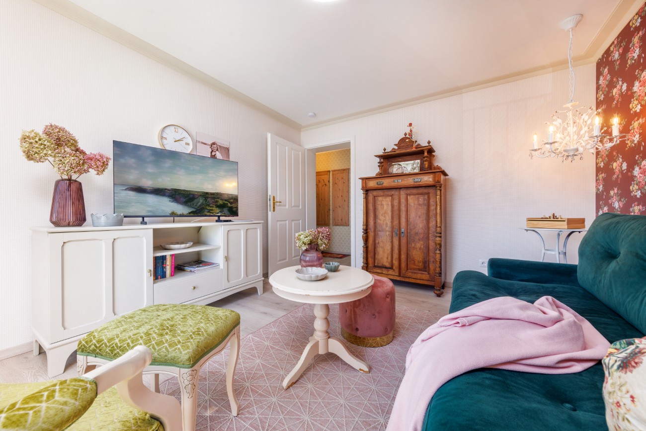 Fewo „Fräulein Helma am Meer“ Haus Meergold in Sassnitz auf Rügen - Ferienwohnung Fräulein Helma am Meer - Landhausstil und komfortable Einrichtung - sehr geschmackvoll - in guter Ortslage