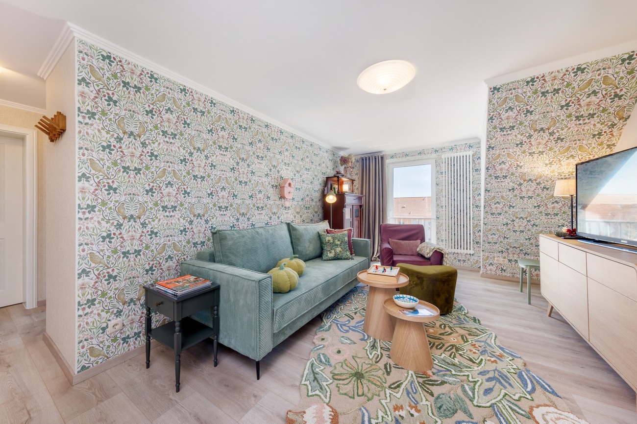 Fewo „Morgen am Meer“ Haus Meergold in Sassnitz auf Rügen - 2-Raum-Apartment Morgen am Meer - eine Aufbettung für 1 Kind oder einen Erwachsenen ist auf der Schlafcouch möglich